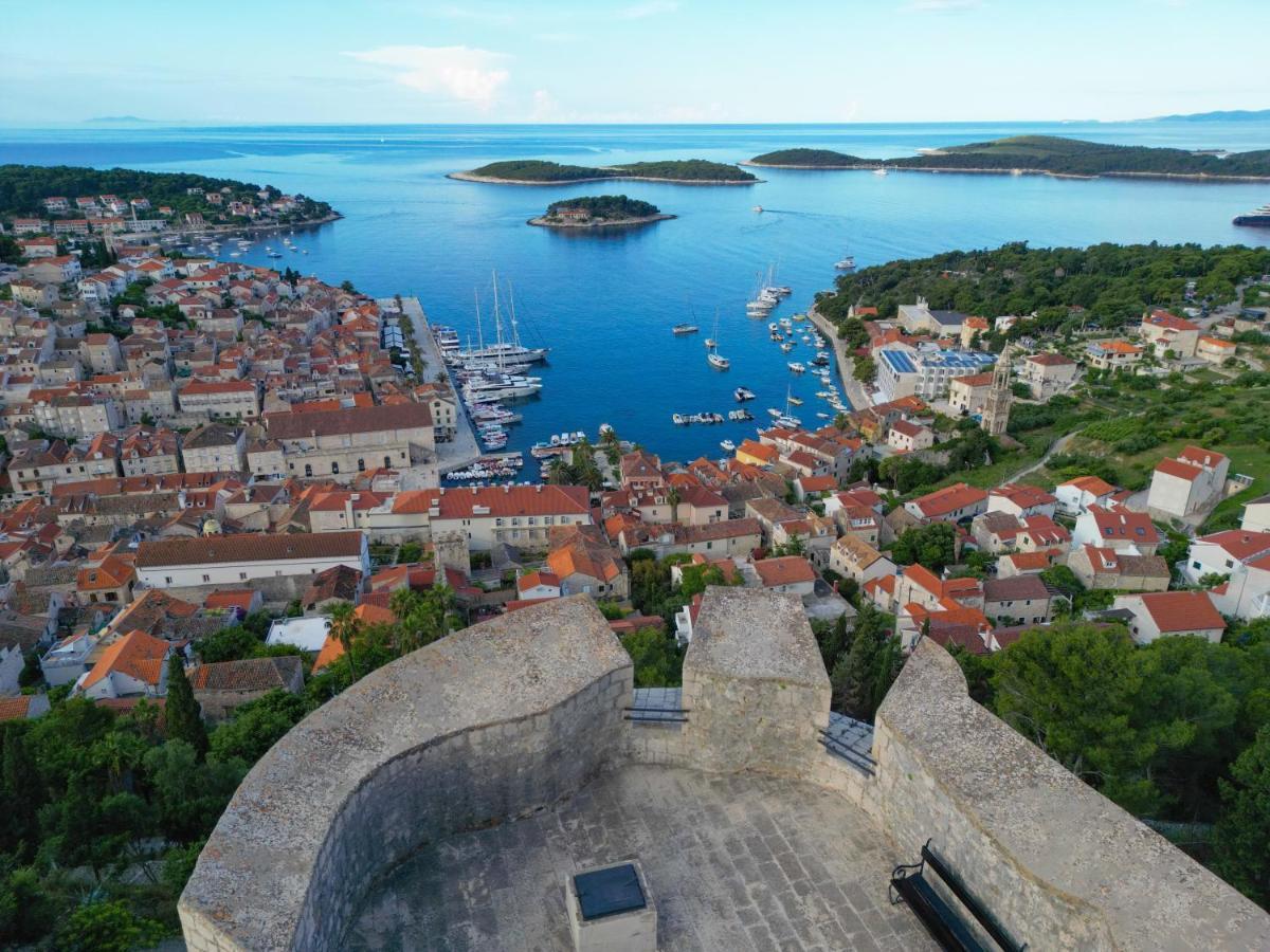 Apartments Nikolina Hvar Town Extérieur photo
